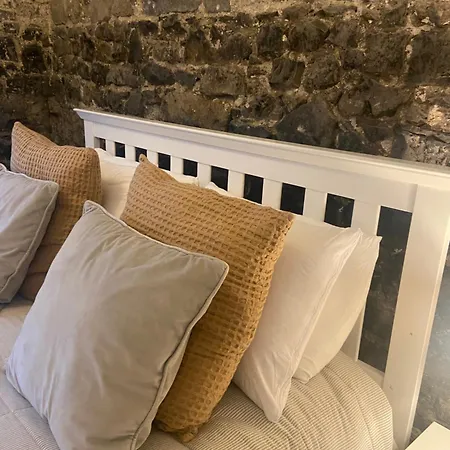 The Coach House شقة كيلدير